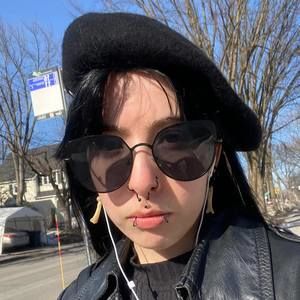 Meet your Posher, Emma